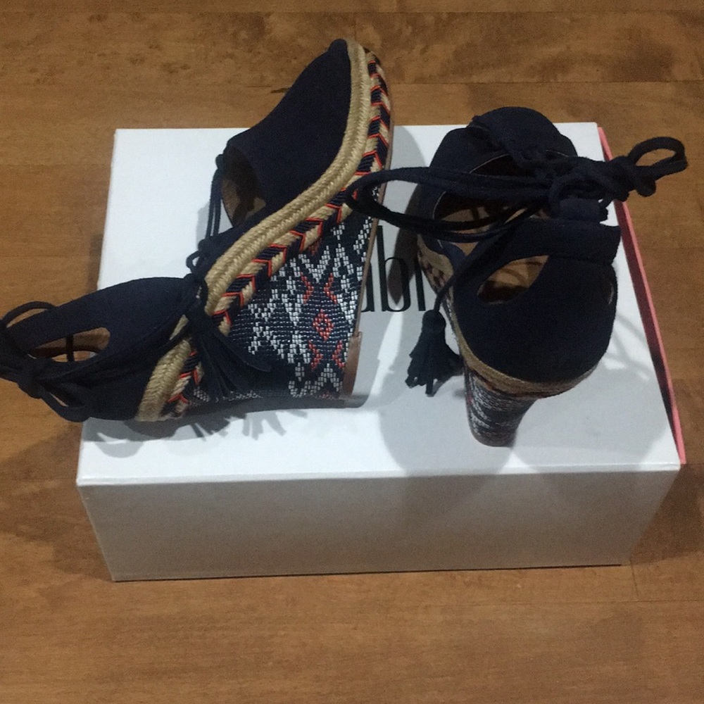 Women Cabi lace up wedges size 6 - Picture 6 of 6